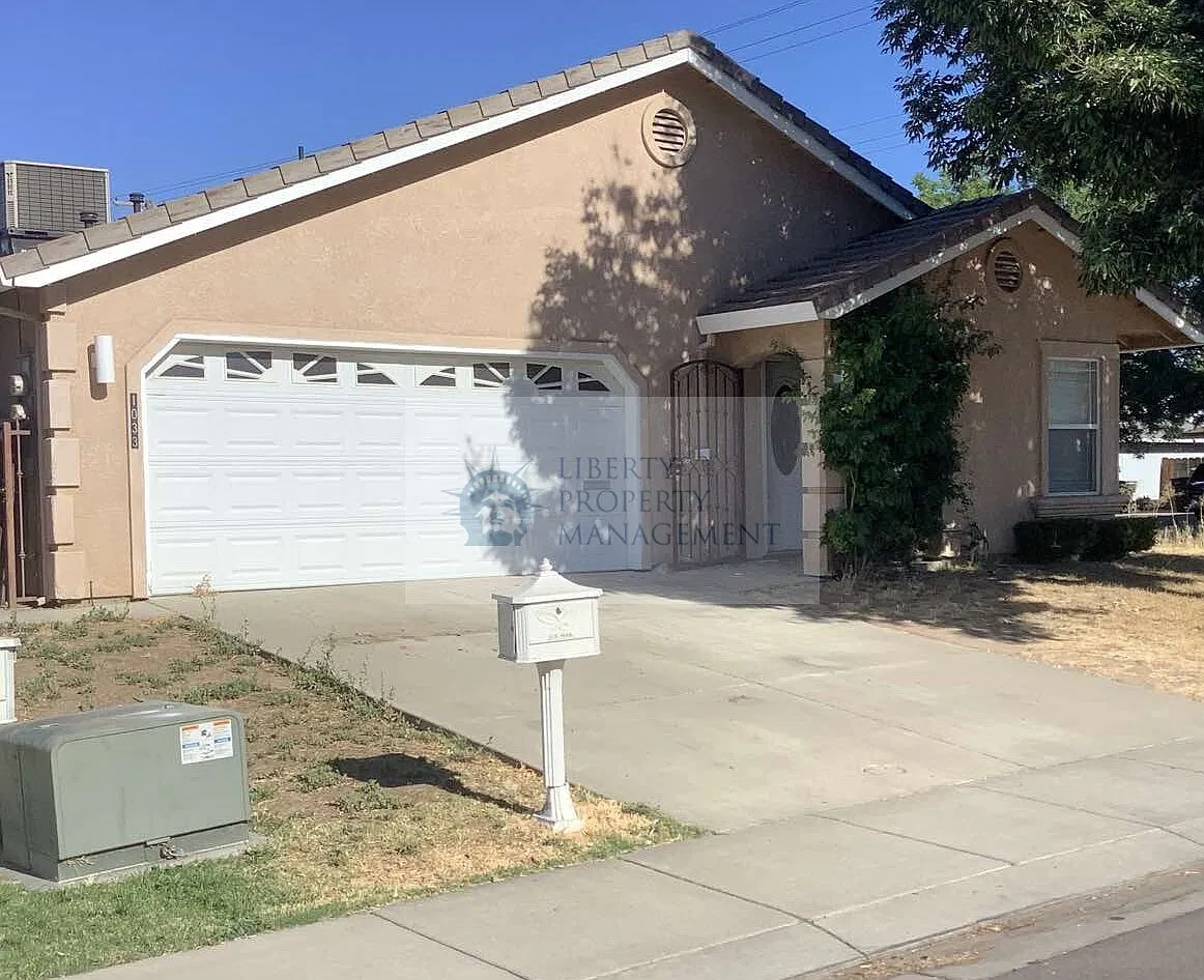 3 bed, 2028 sqft, $2,125 — Photo 1