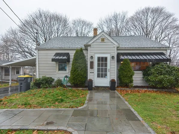 25 Saint Michaels Ave, Somerset, MA 02726