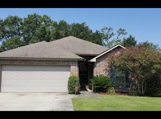 136 Country Garden Ln, Lafayette, LA 70507