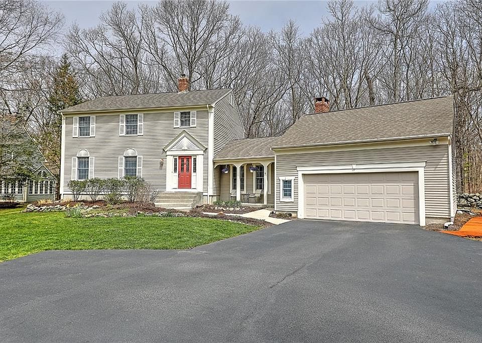 1st image of 4 Glen Ellen Dr