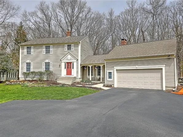 4 Glen Ellen Dr, Cumberland, RI 02864