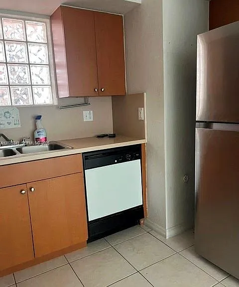 650 Palm Ave #3-A2 — Photo 2