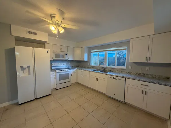 6068 Pan American Blvd, North Port, FL 34287