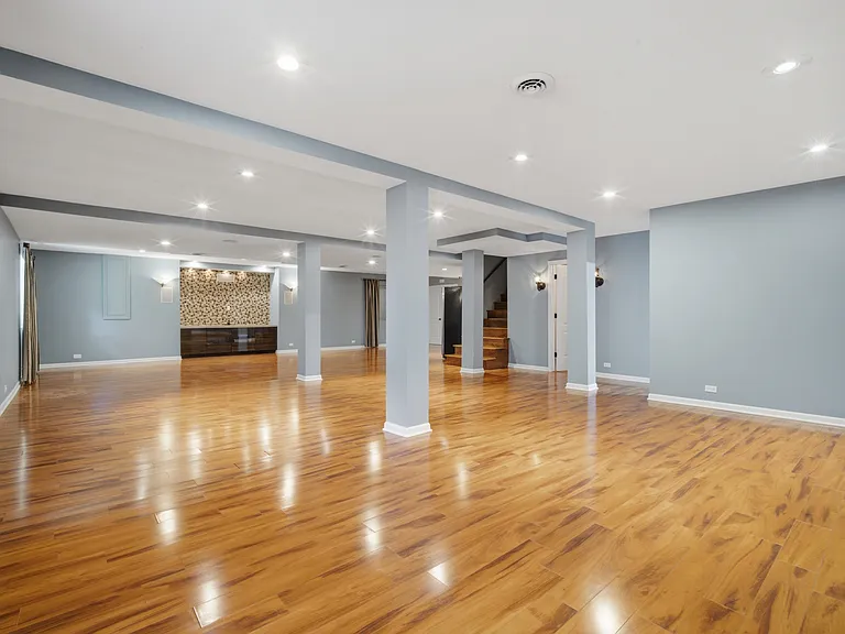 5280 Burnham St — Photo 35