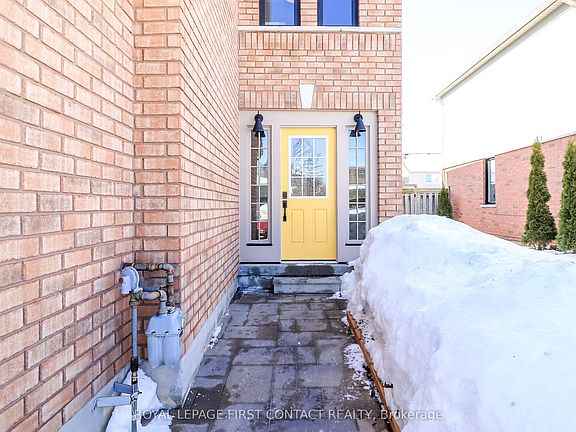 3rd image of 34 Ridwell St