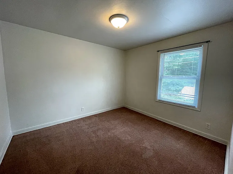 219 Madison St — Photo 6