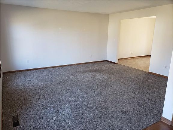 3rd image of 155 Martha St