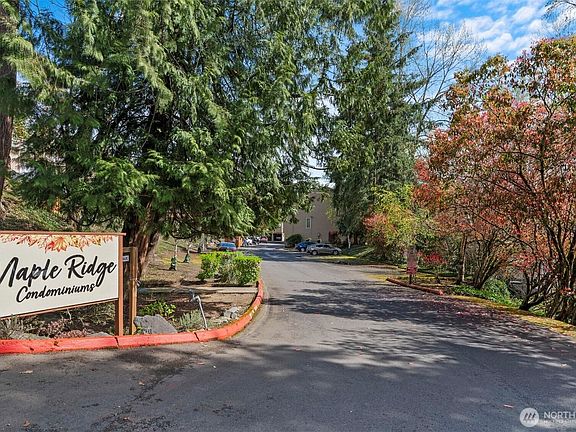 3rd image of 12032 96th Ave NE APT 621