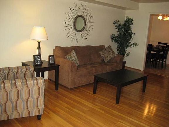 3rd image of 1807 Fernbrook Dr