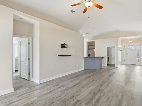 697 Marquis Way, Freeport, FL 32439