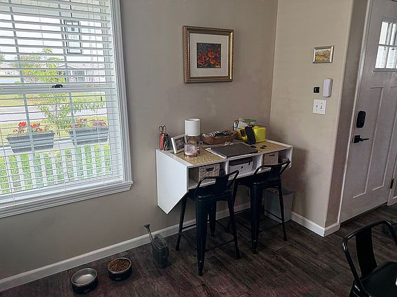 3rd image of 227 Lakeside Crossing Dr