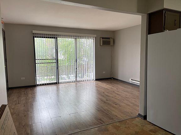 3rd image of 4332 W Park Lane Dr APT 2B