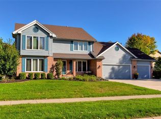 4707 Stonebridge Rd, West Des Moines, IA 50265