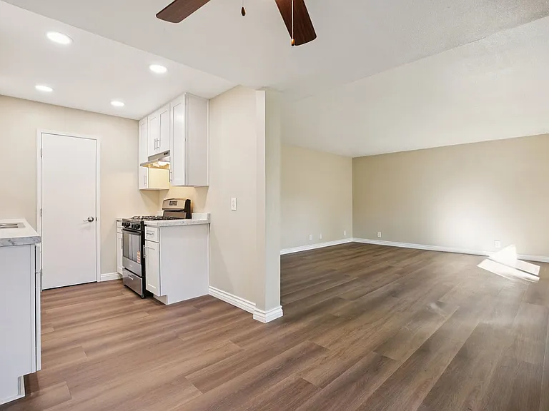 North Pointe Villas — Photo 11