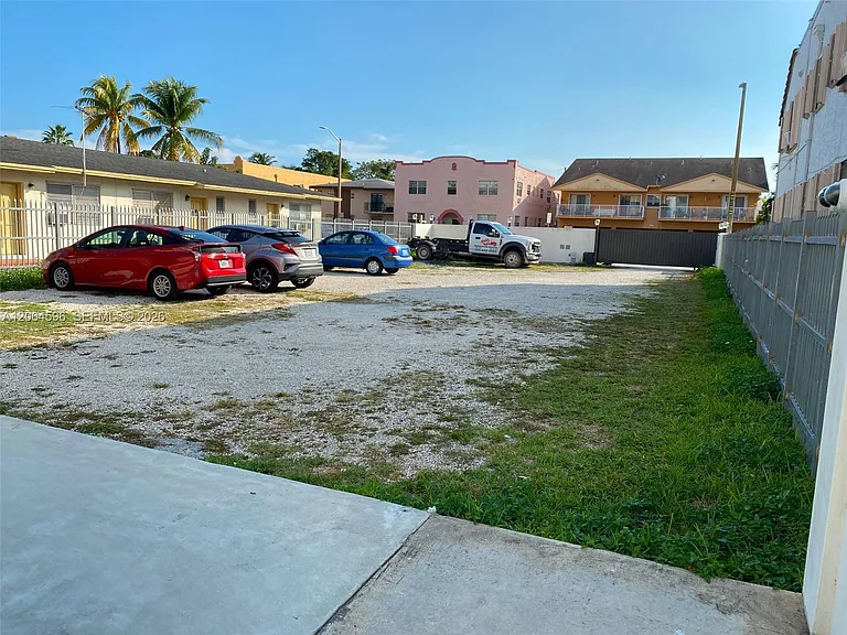 2268 SW 8th St #5 — Photo 15