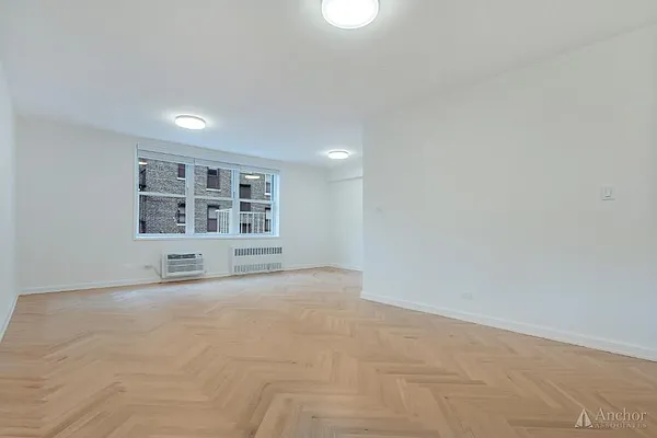 Rented by Anchor Associates | media 5