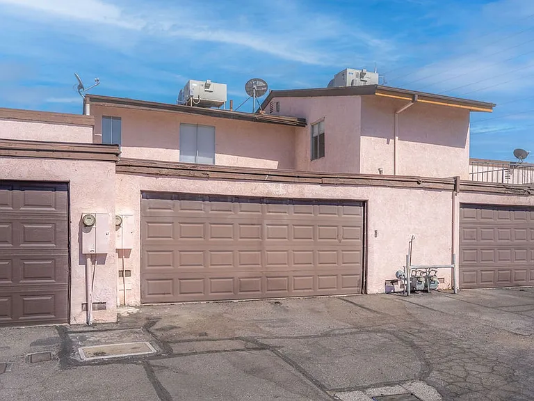 1722 E University Ave #7 — Photo 31