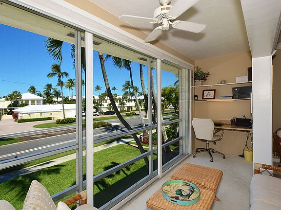 3rd image of 2500 Gulf Shore Blvd N