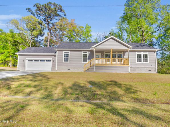 429 Country Club Drive W, Minnesott Beach, NC 28510