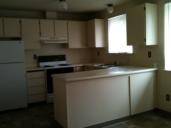 3rd image of 7127 150th St SW