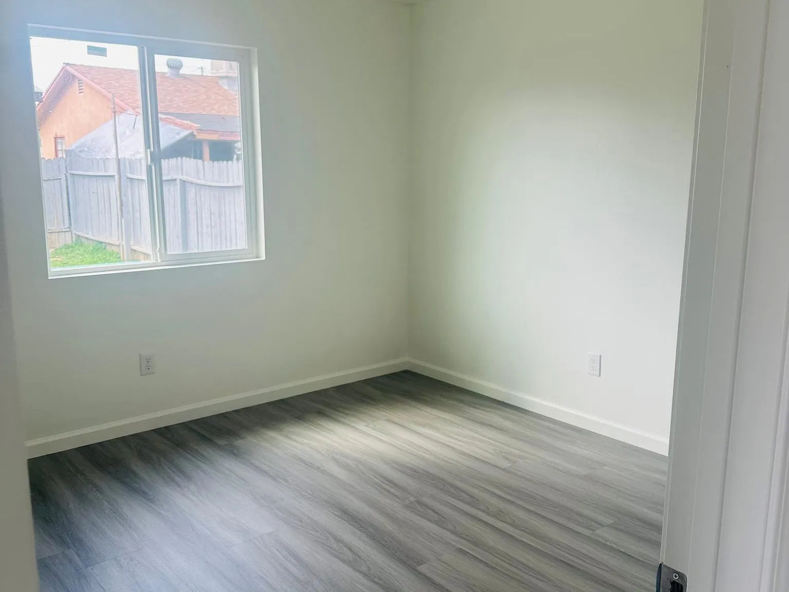 2 bed, 742 sqft, $1,600 — Photo 4