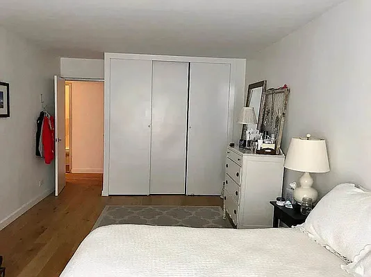 Rented by Olympia House Delaware LP | media 118