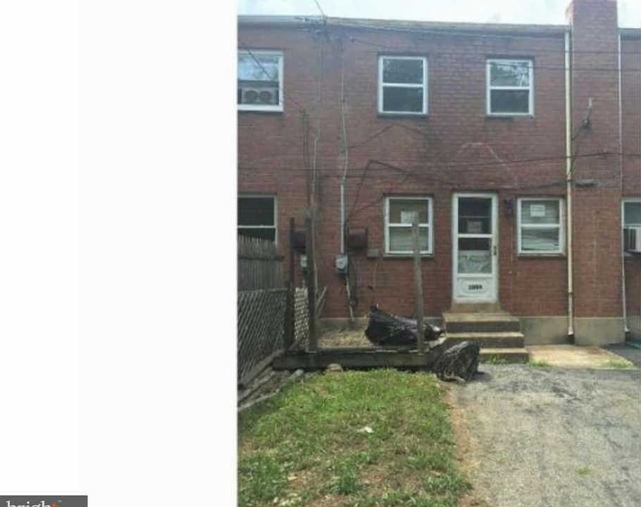 2nd image of 1004 Walnut St