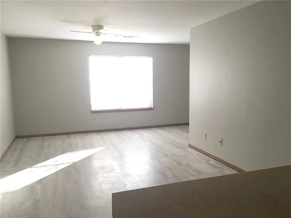 962 A Remington Circle - 1 — Photo 3