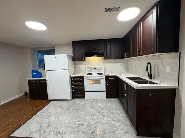 16 Niles Ct #Basement, Brampton, ON L6S 5T6
