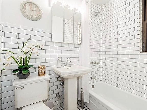 4th image of 433 W 54th St APT 10