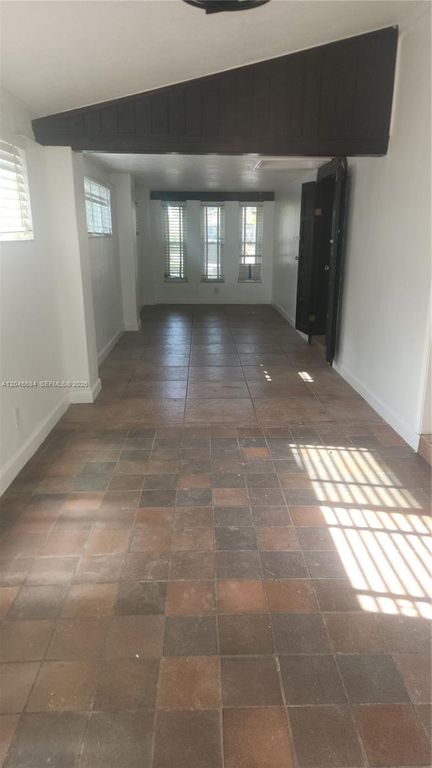 2174 NE 182nd St, North Miami Beach, FL - View 5