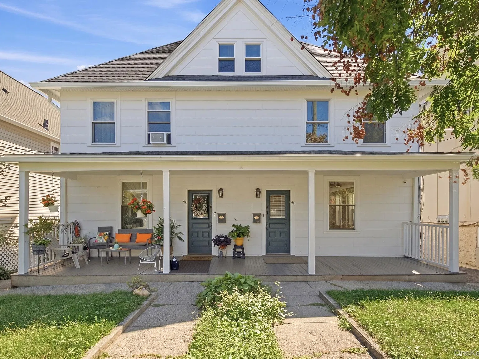 3 bed, 1.0 bath, 1400 sqft, $3,700 — Photo 1