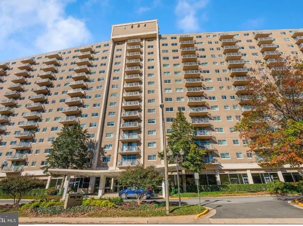 1225 Martha Custis Dr APT 216, Alexandria, VA 22302