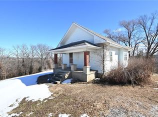 620 Summit St, Weston, MO 64098