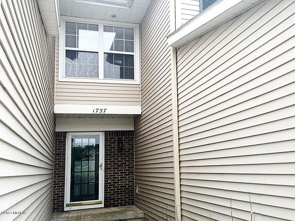 2nd image of 1757 Park Trl NE #66