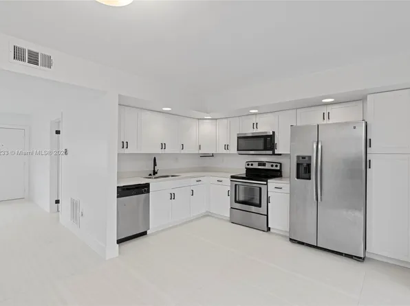 8420 SW 133rd Avenue Rd APT 406, Miami, FL 33183