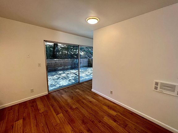 4th image of 2519 Treasure Dr #A