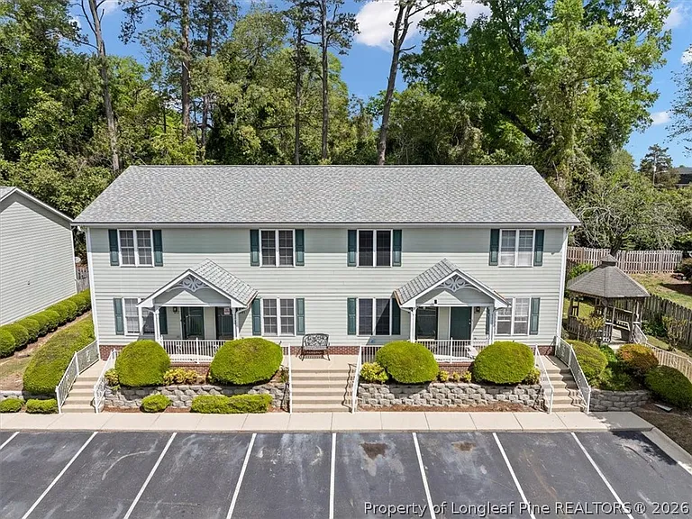 421 Cityview Ln — Photo 6