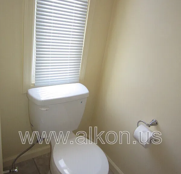 4315 Bristol St — Photo 10