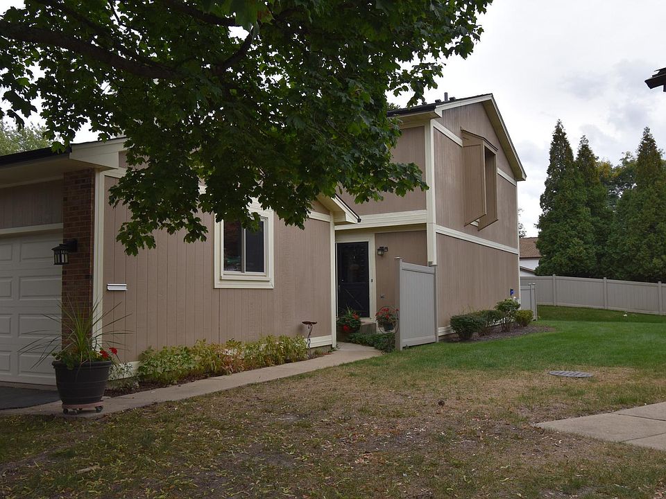 1st image of 311 Redwing Dr #311