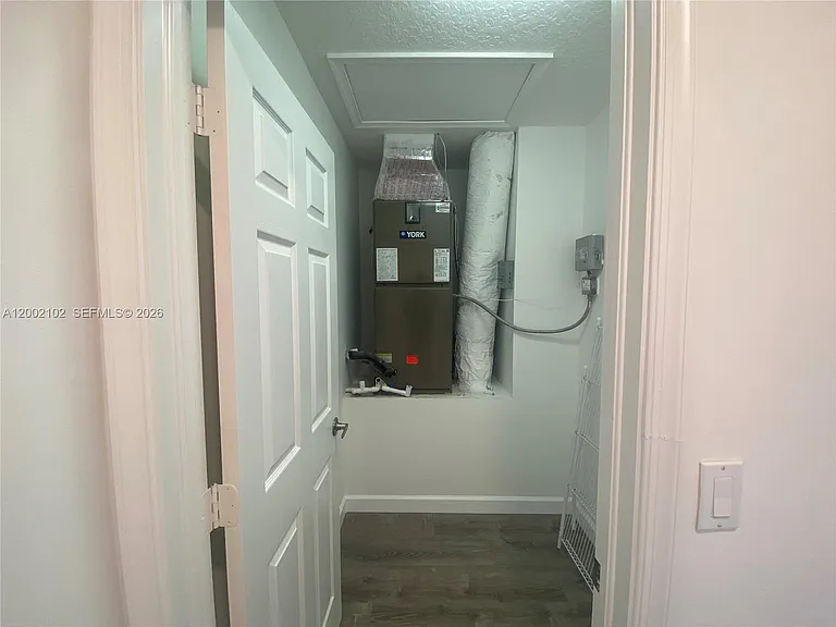 2486 Bay Isle Dr — Photo 37