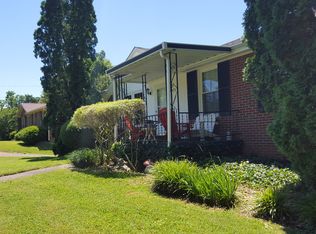 526 Hawkins Rd, Clarksville, TN 37040