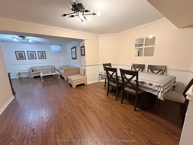 58 Kings Cross Ave #BASEMENT — Photo 10