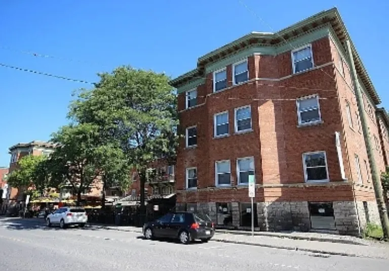351 Elgin St #B — Photo 2
