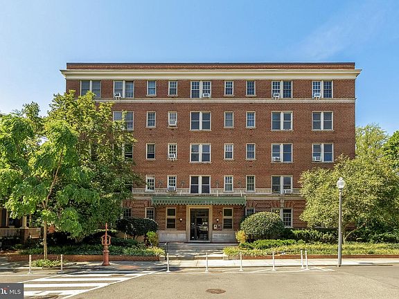 3rd image of 2456 20th St NW APT 403