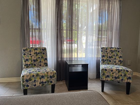 4th image of 518 Dawnview Ln