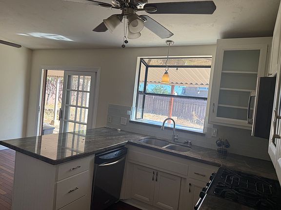 5th image of 565 Pepper Dr