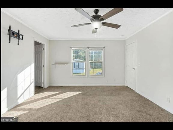 2nd image of 595 Greenview Cir