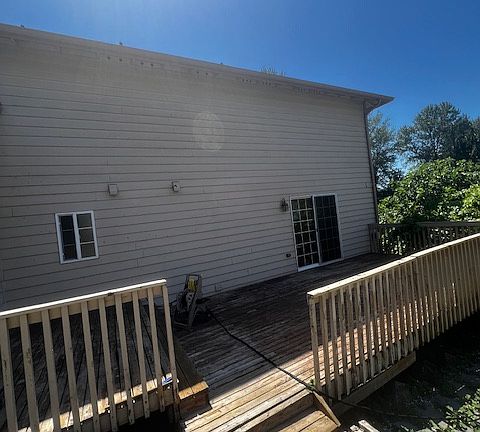 Spacious back deck, perfect for entertaining