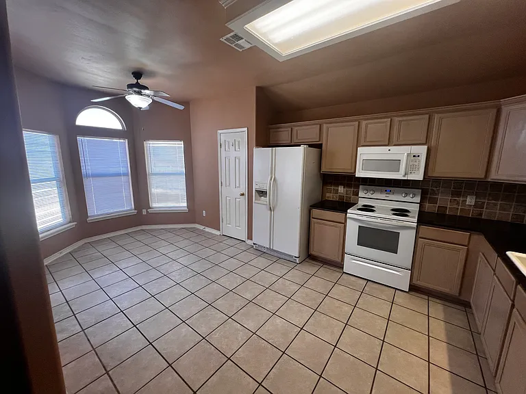 14033 Coquina Bay Ave — Photo 3